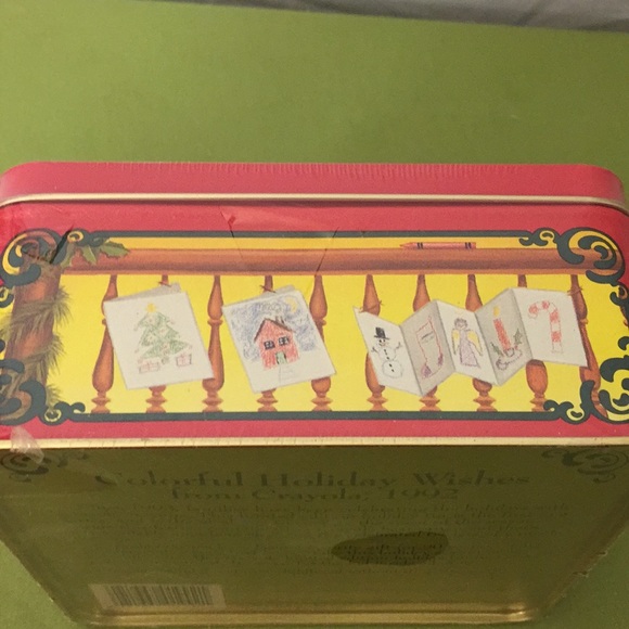 1992 Crayola Collectibles Holiday Tin with crayons - Picture 3 of 7